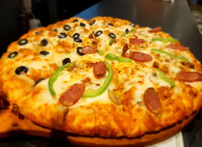 Treat Me Special Pizza